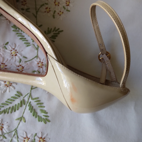 BCBGMAXAZRIA Strappy Heels Size 5.5 - Picture 9 of 10